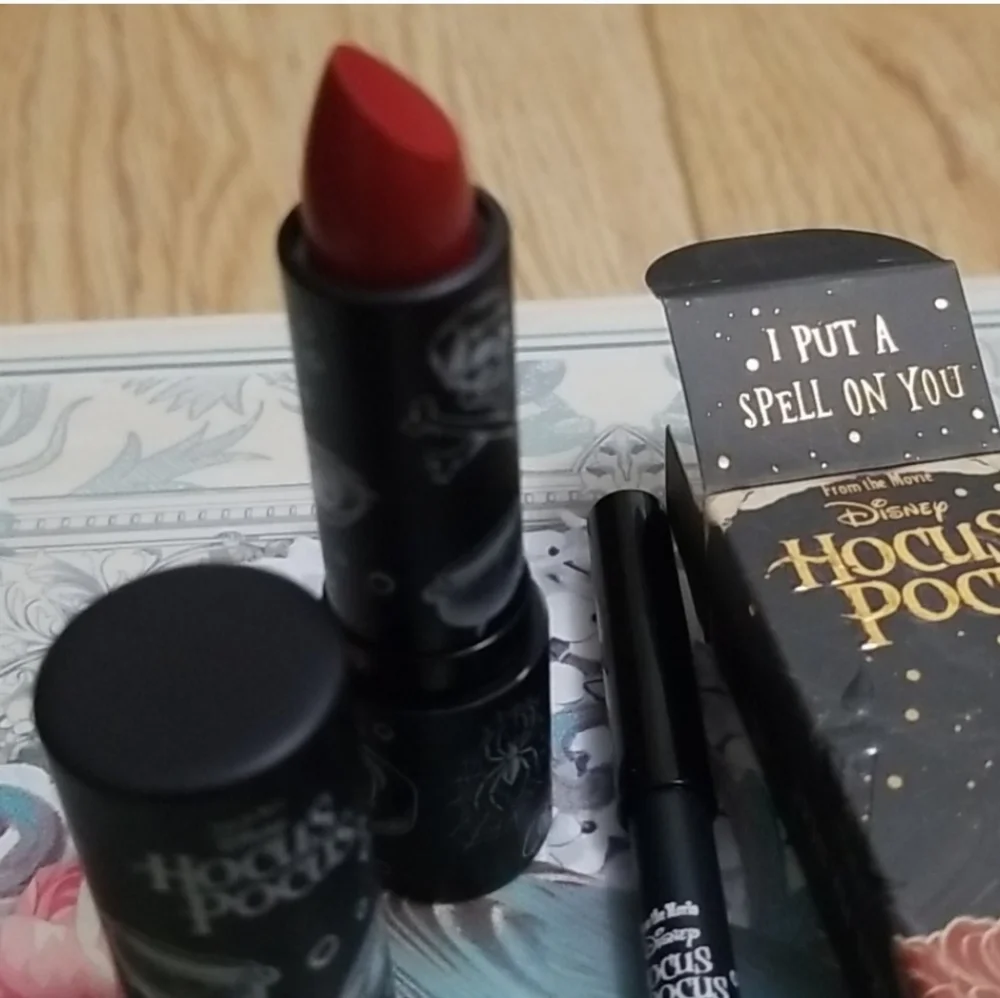 SOLD!!! Colourpop I Put A Spell On You Disney Hocus Pocus Lipstick & Liner Set! - Picture 4 of 14